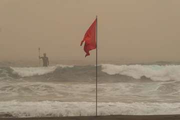 Telde advierte del peligro del baño en las playas del municipio (Foto Antonio Rico)
